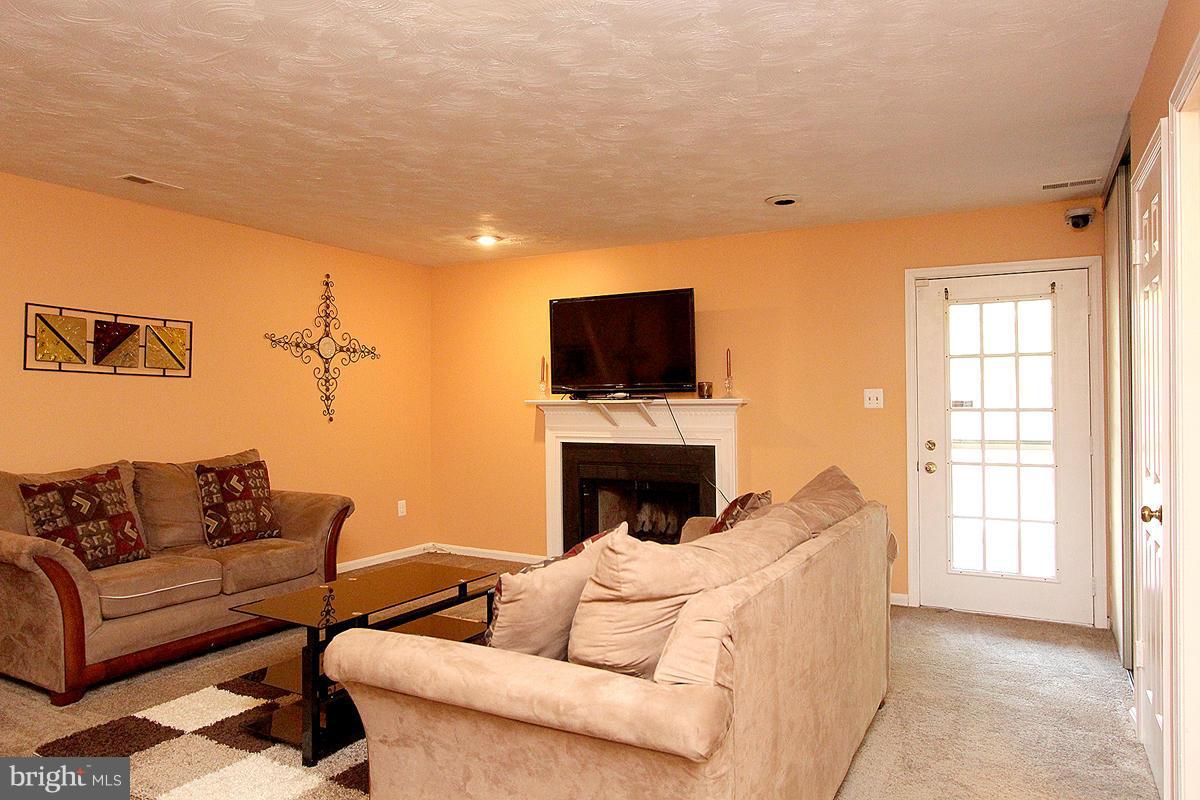 LAUREL LAKES PLAT 3 - Residential