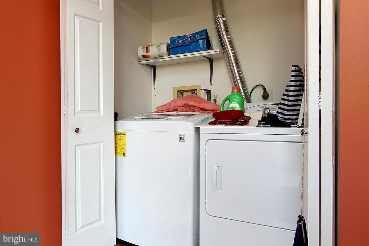 LAUREL LAKES PLAT 3 - Residential