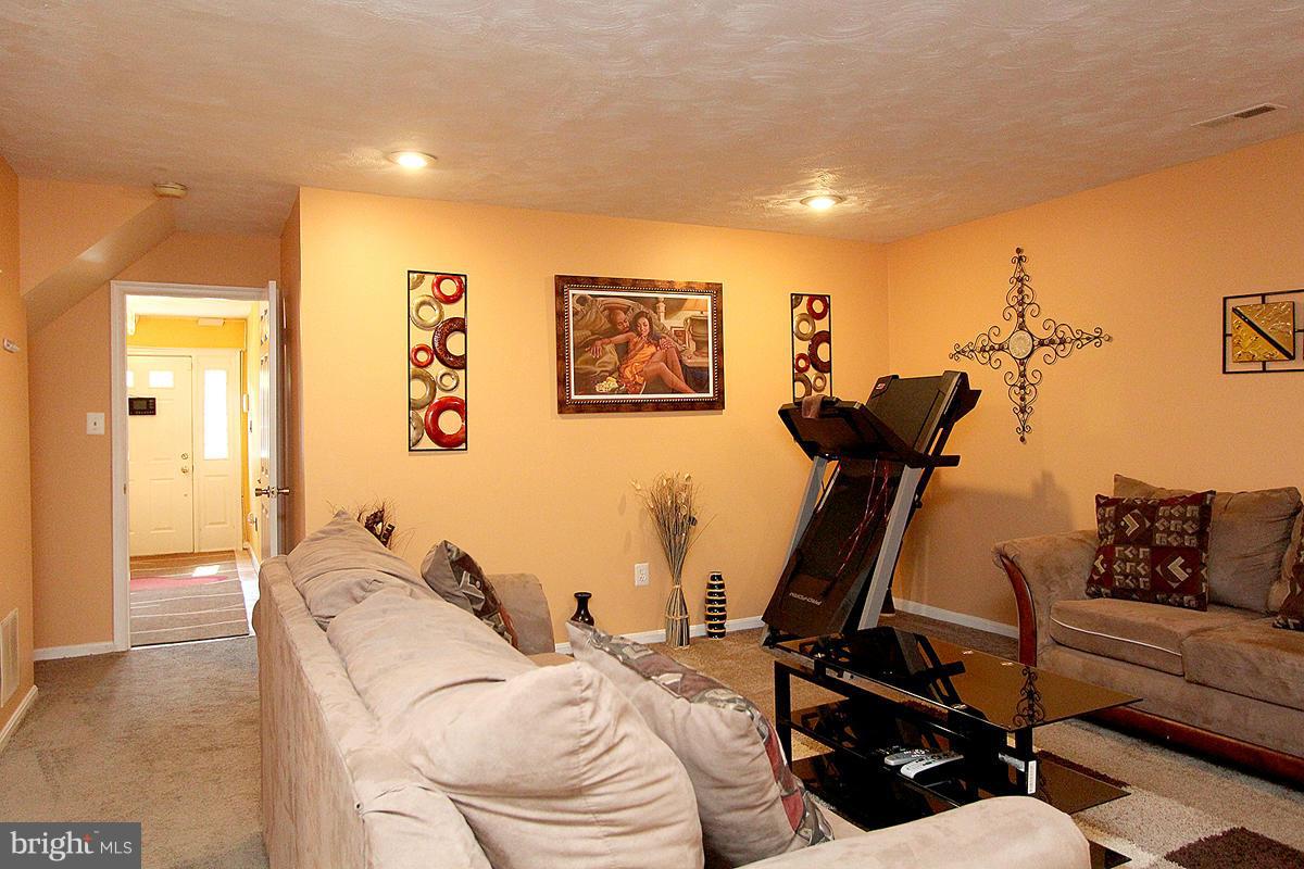 LAUREL LAKES PLAT 3 - Residential