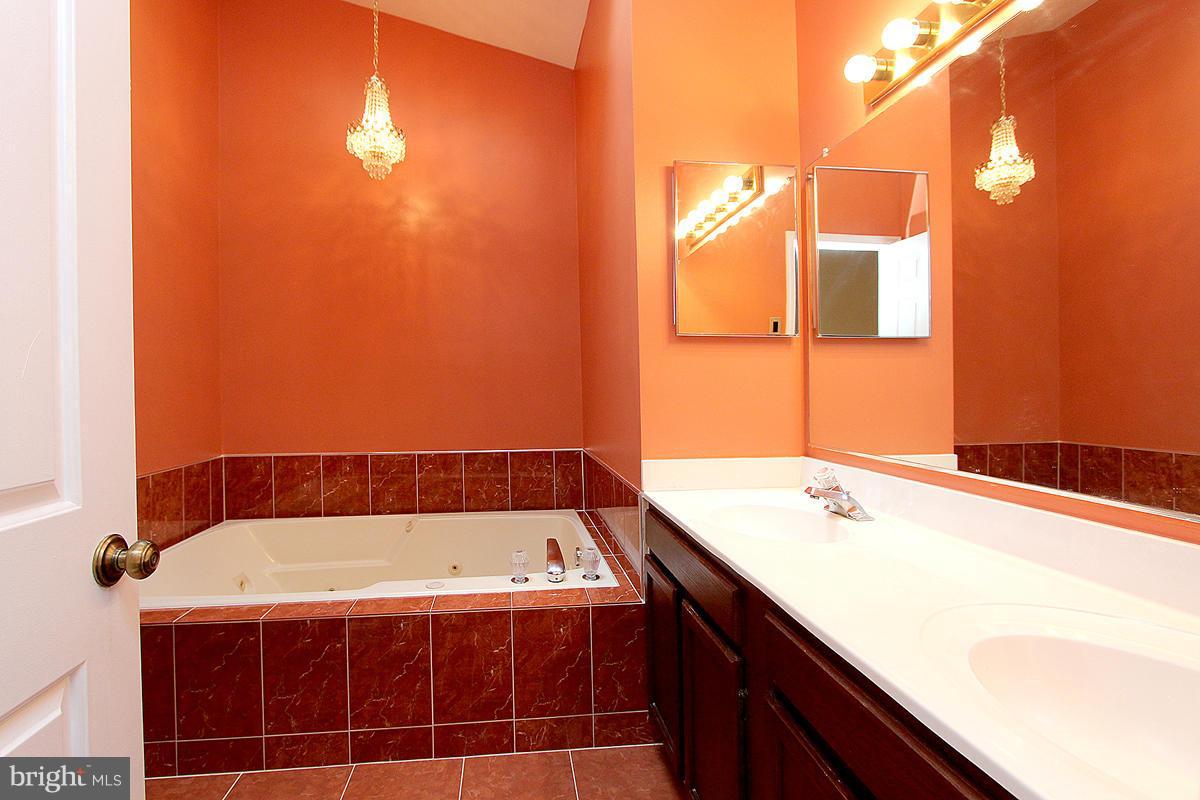 LAUREL LAKES PLAT 3 - Residential