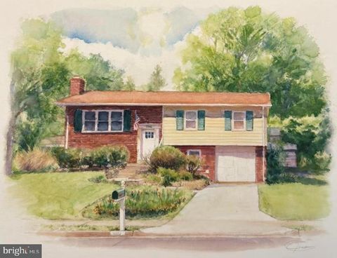 Photo of 504 Fillmore Street, HERNDON, VA 20170 (MLS # VAFX2310252)