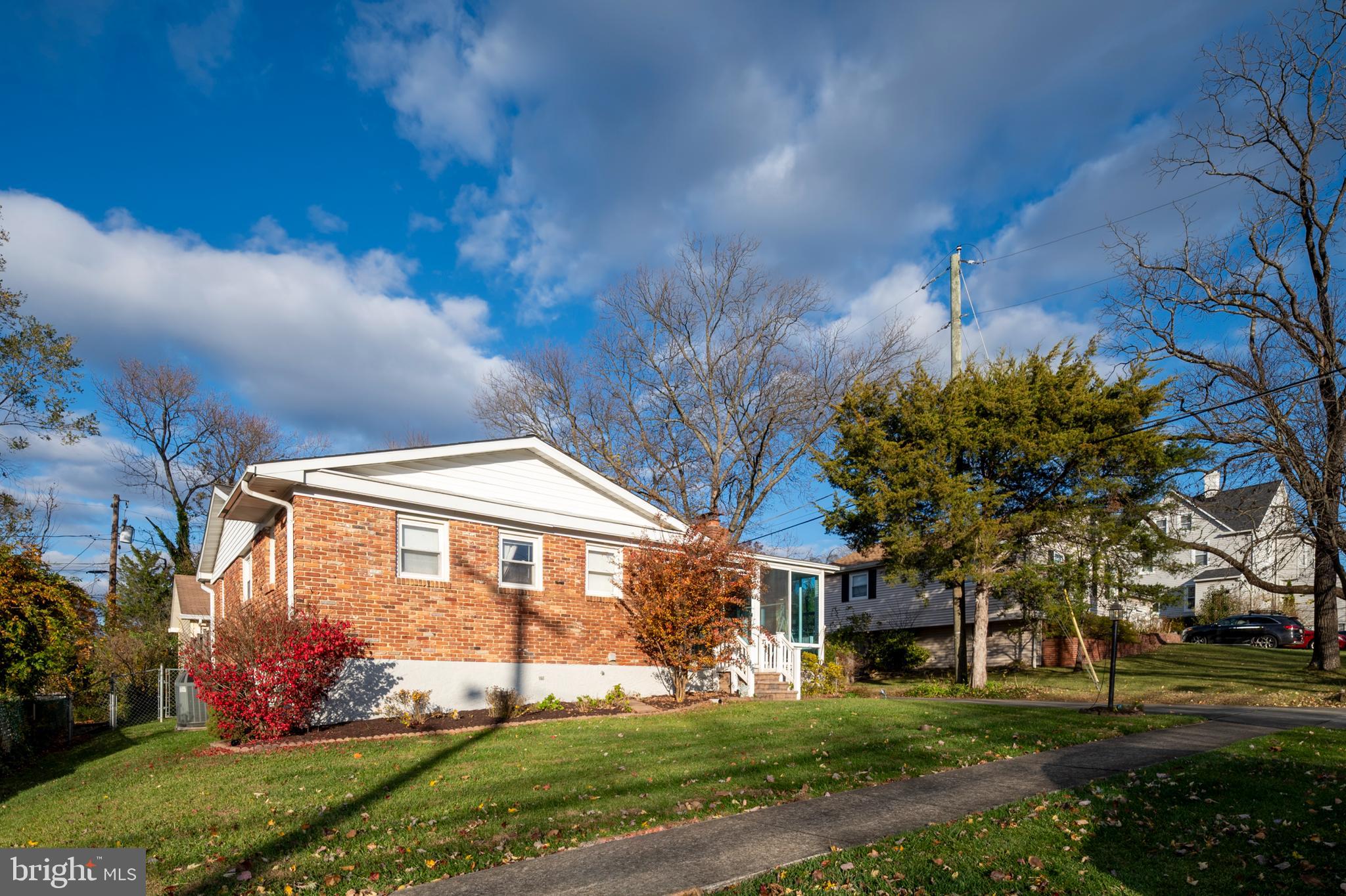 2305 ROCKWELL AVENUE