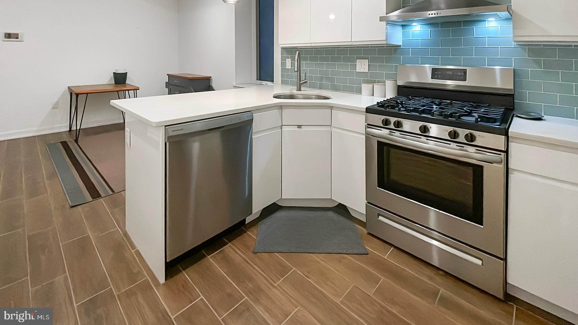 WALNUT HILL - Residential