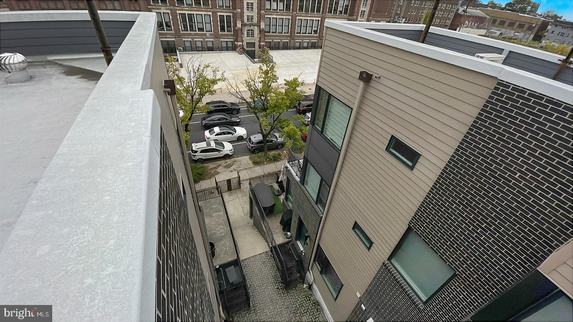 WALNUT HILL - Residential