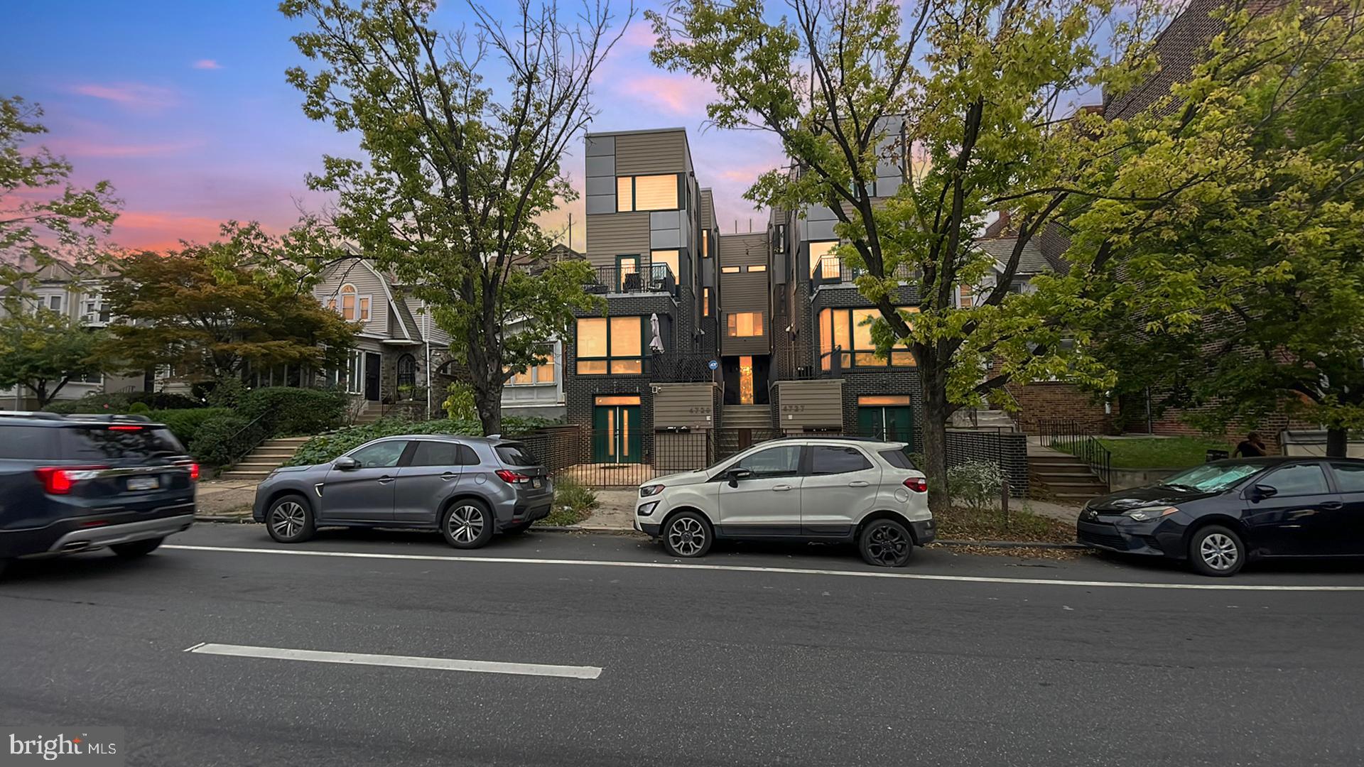 WALNUT HILL - Residential