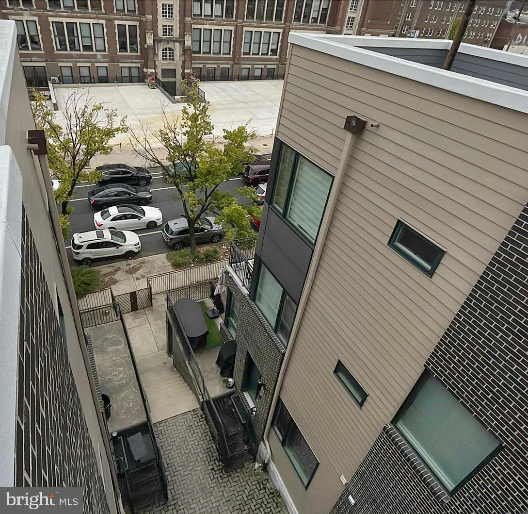 WALNUT HILL - Residential