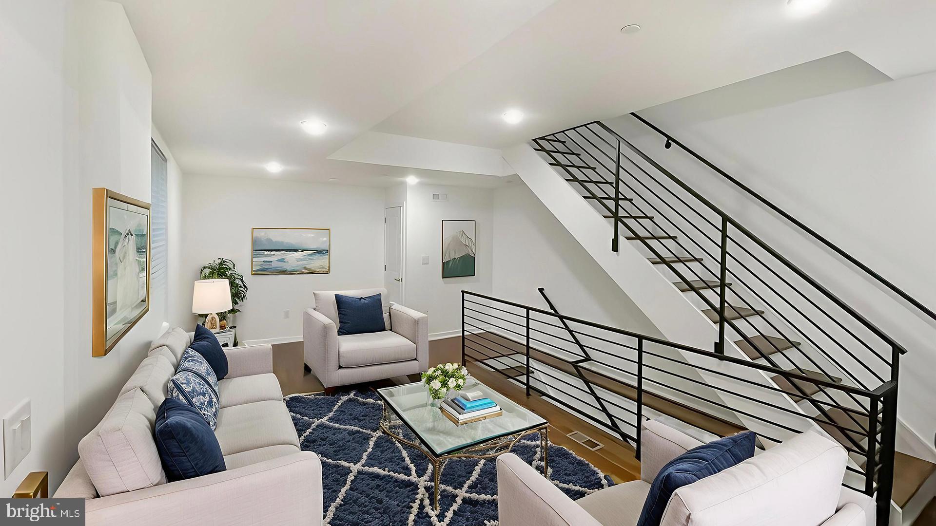 WALNUT HILL - Residential