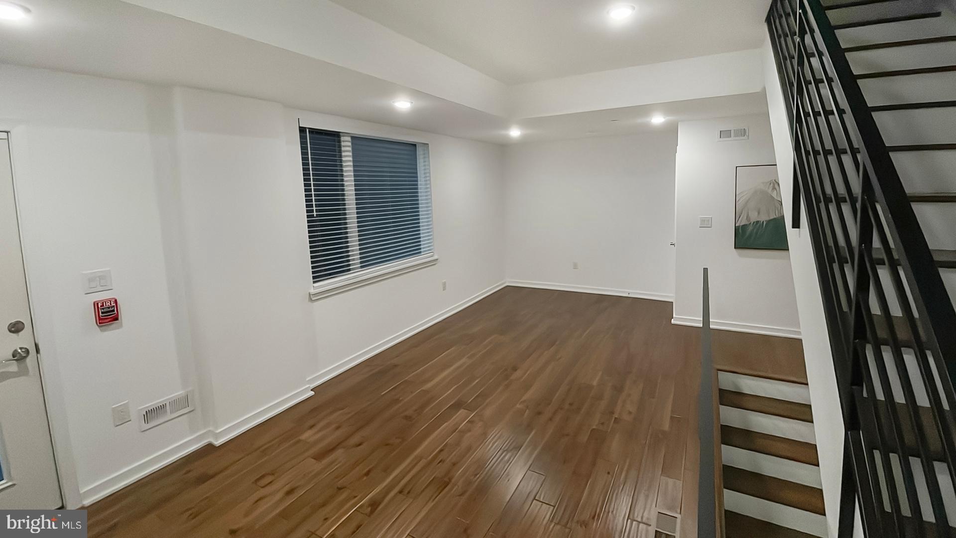 WALNUT HILL - Residential