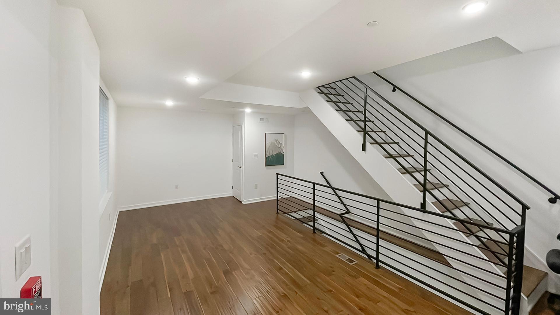 WALNUT HILL - Residential