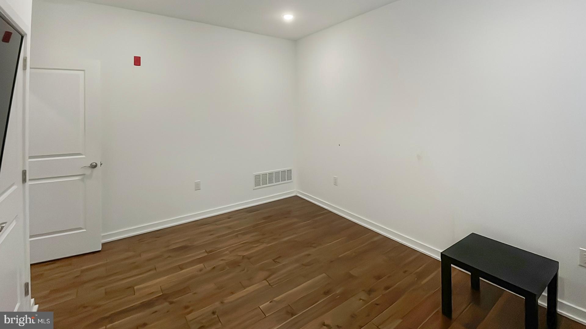 WALNUT HILL - Residential