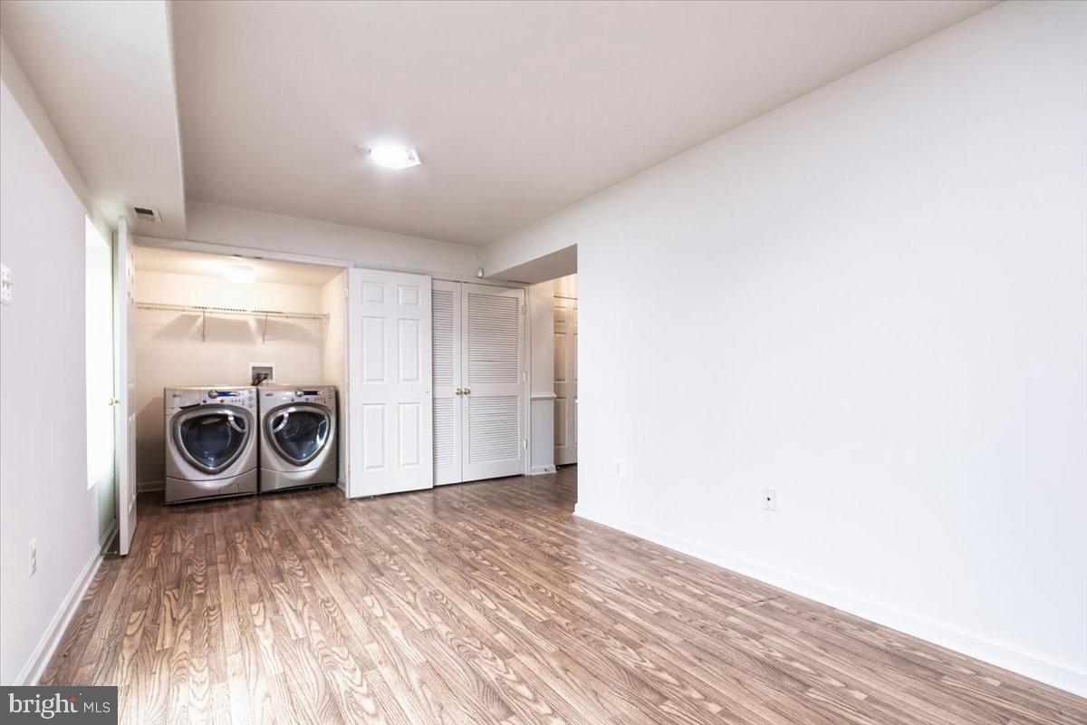 WINDSOR  MILL - Residential