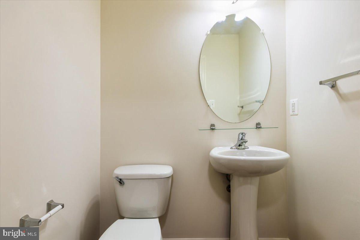 WINDSOR  MILL - Residential