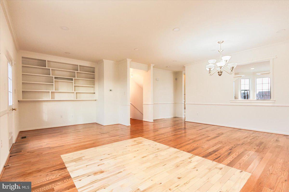 WINDSOR  MILL - Residential