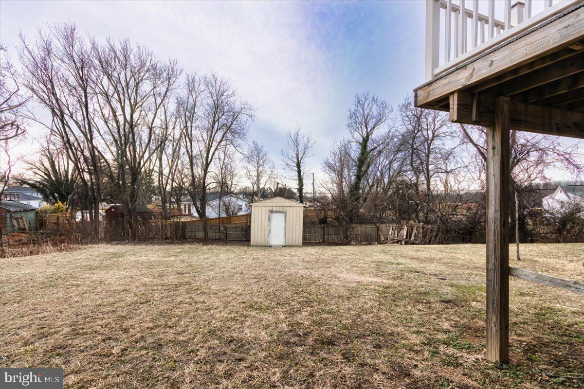 WINDSOR  MILL - Residential