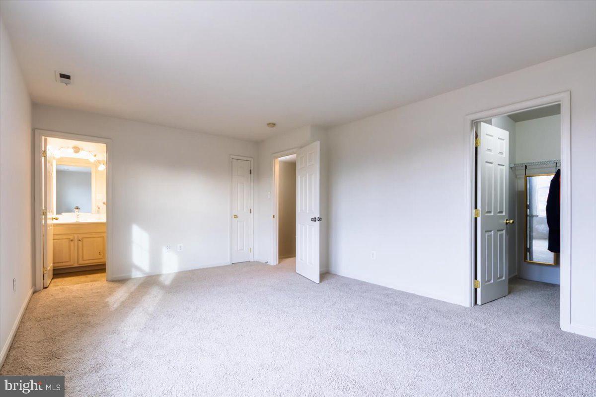 WINDSOR  MILL - Residential