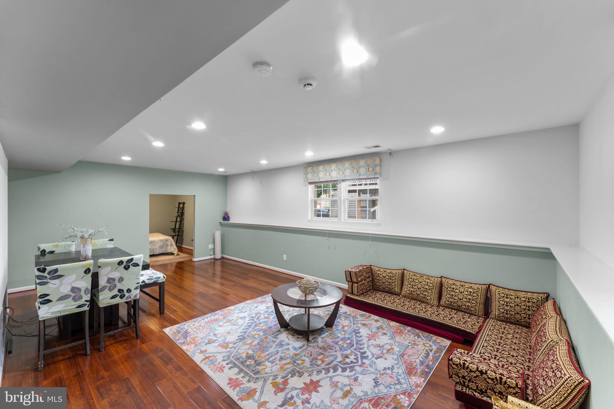 EAST HILL - Residential