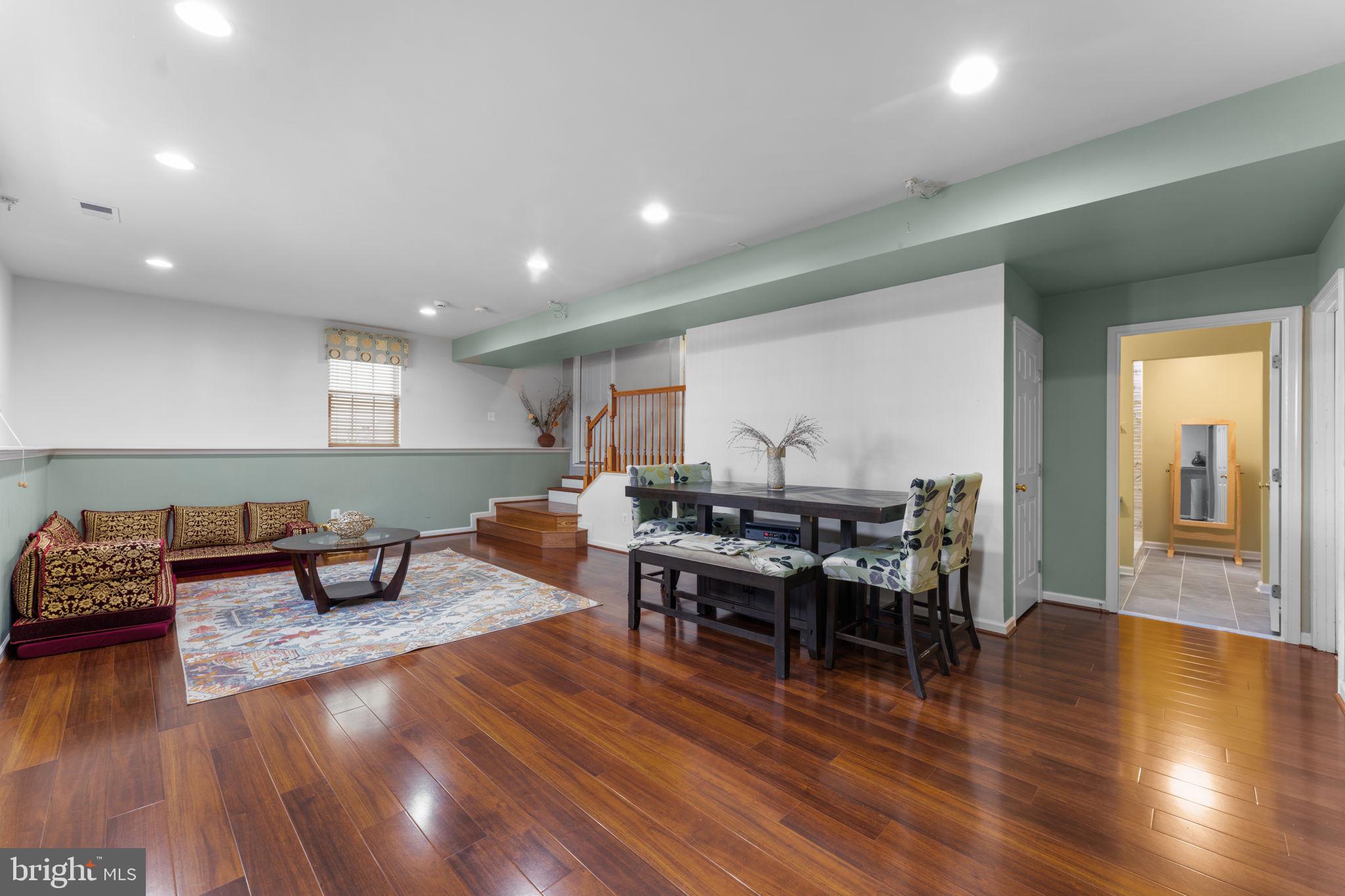 EAST HILL - Residential