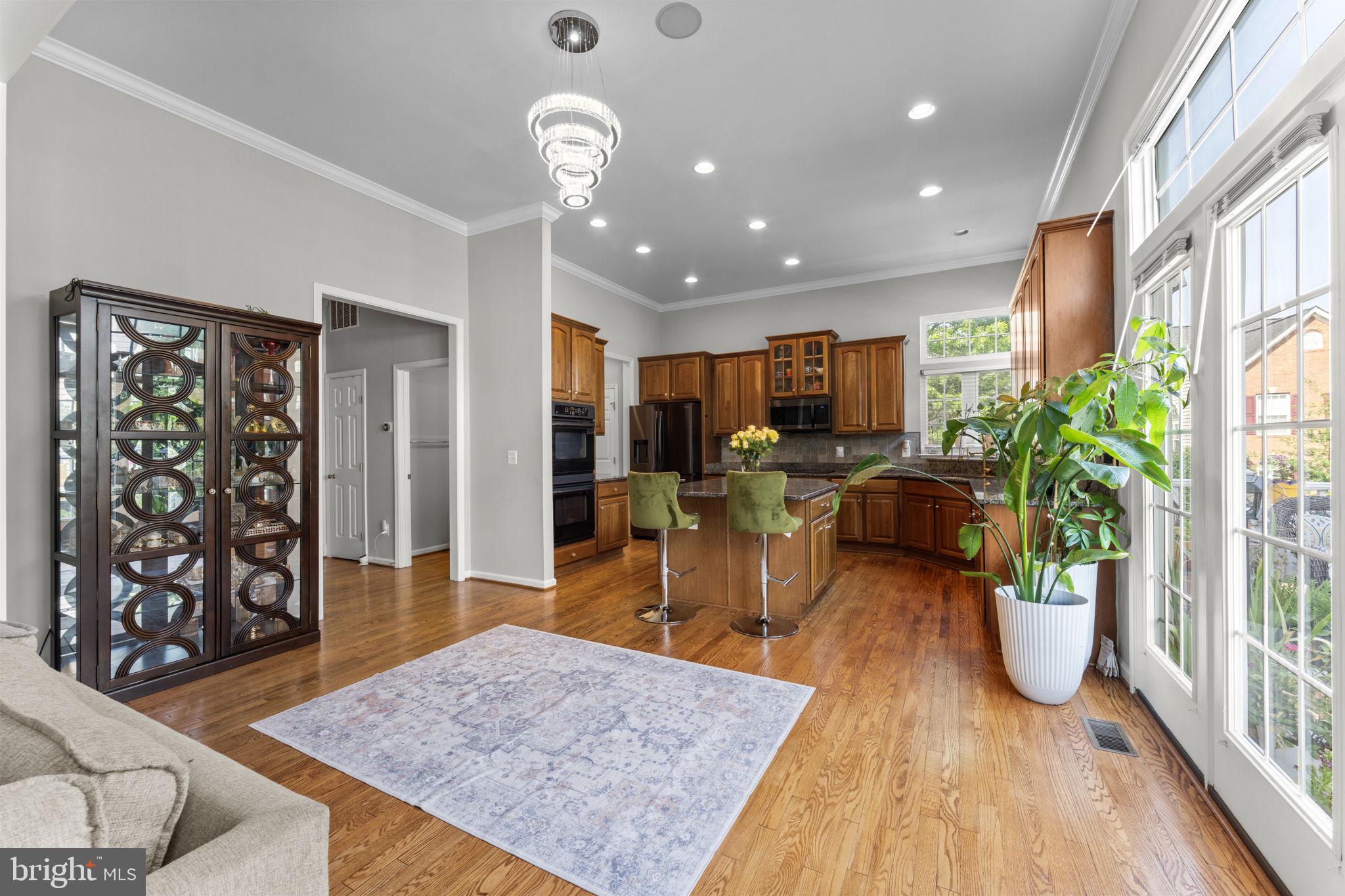 EAST HILL - Residential