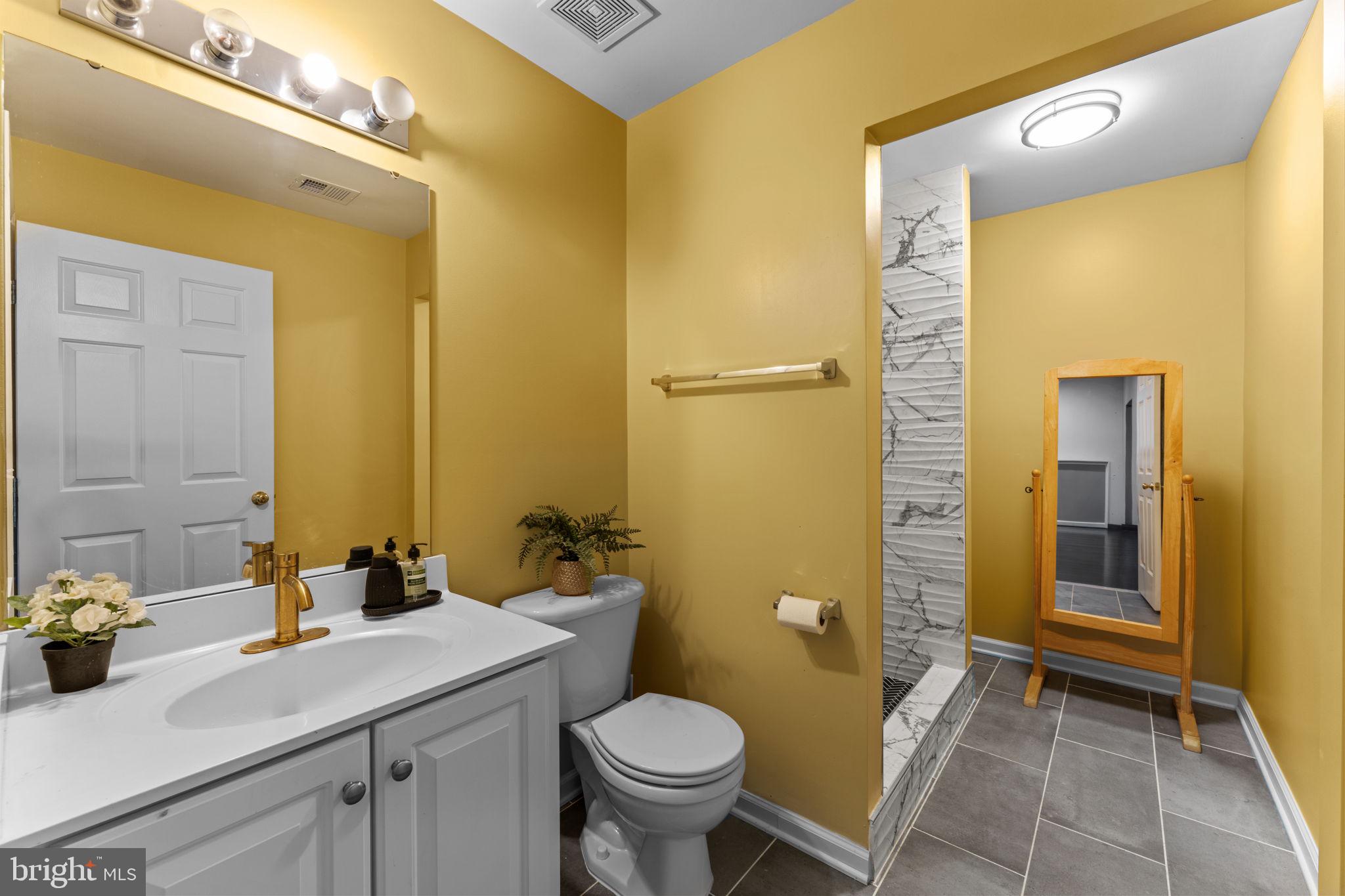 EAST HILL - Residential