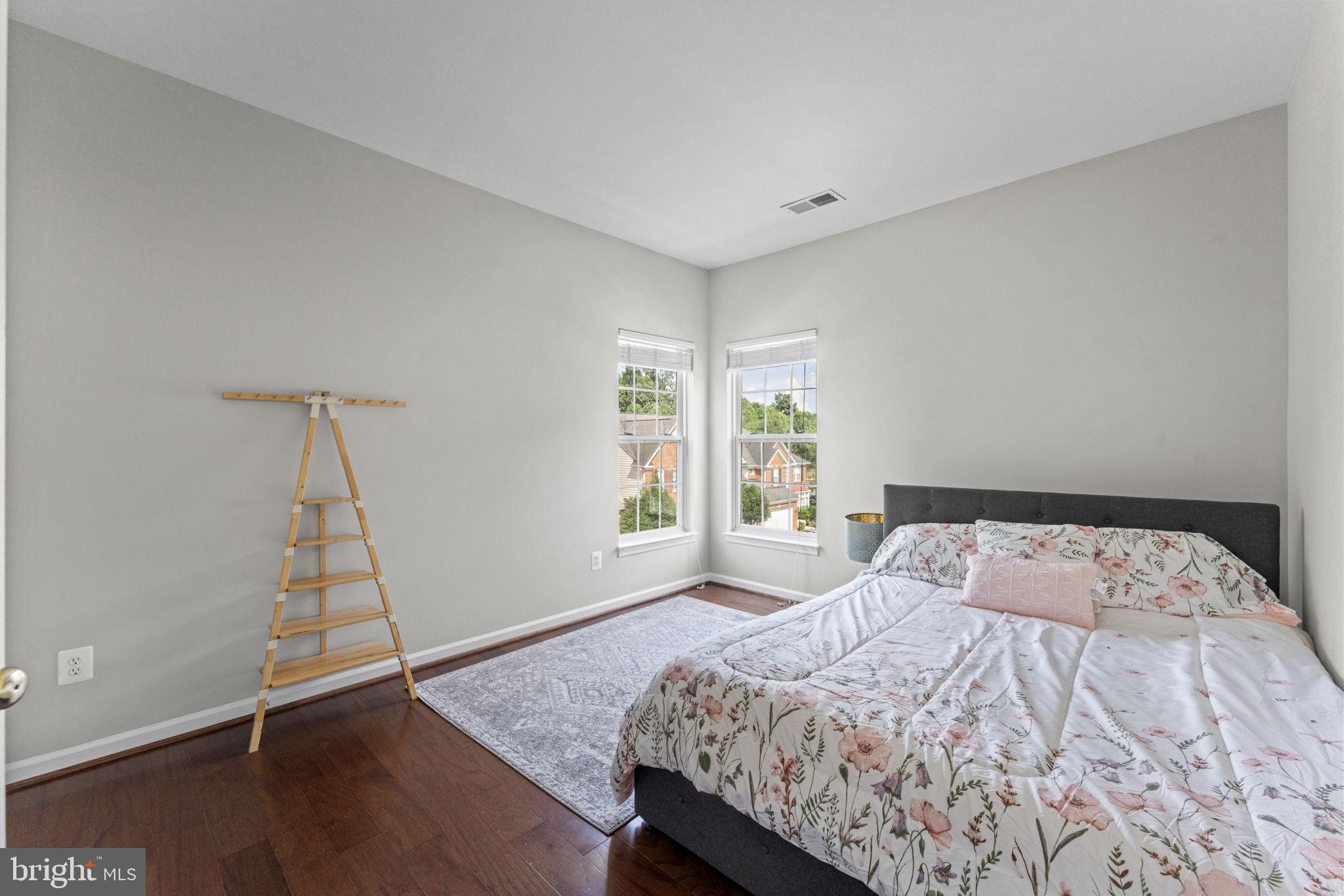 EAST HILL - Residential