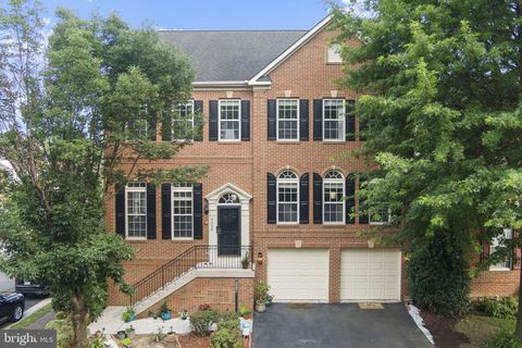 9958 E HILL DRIVE LORTON VA 22079