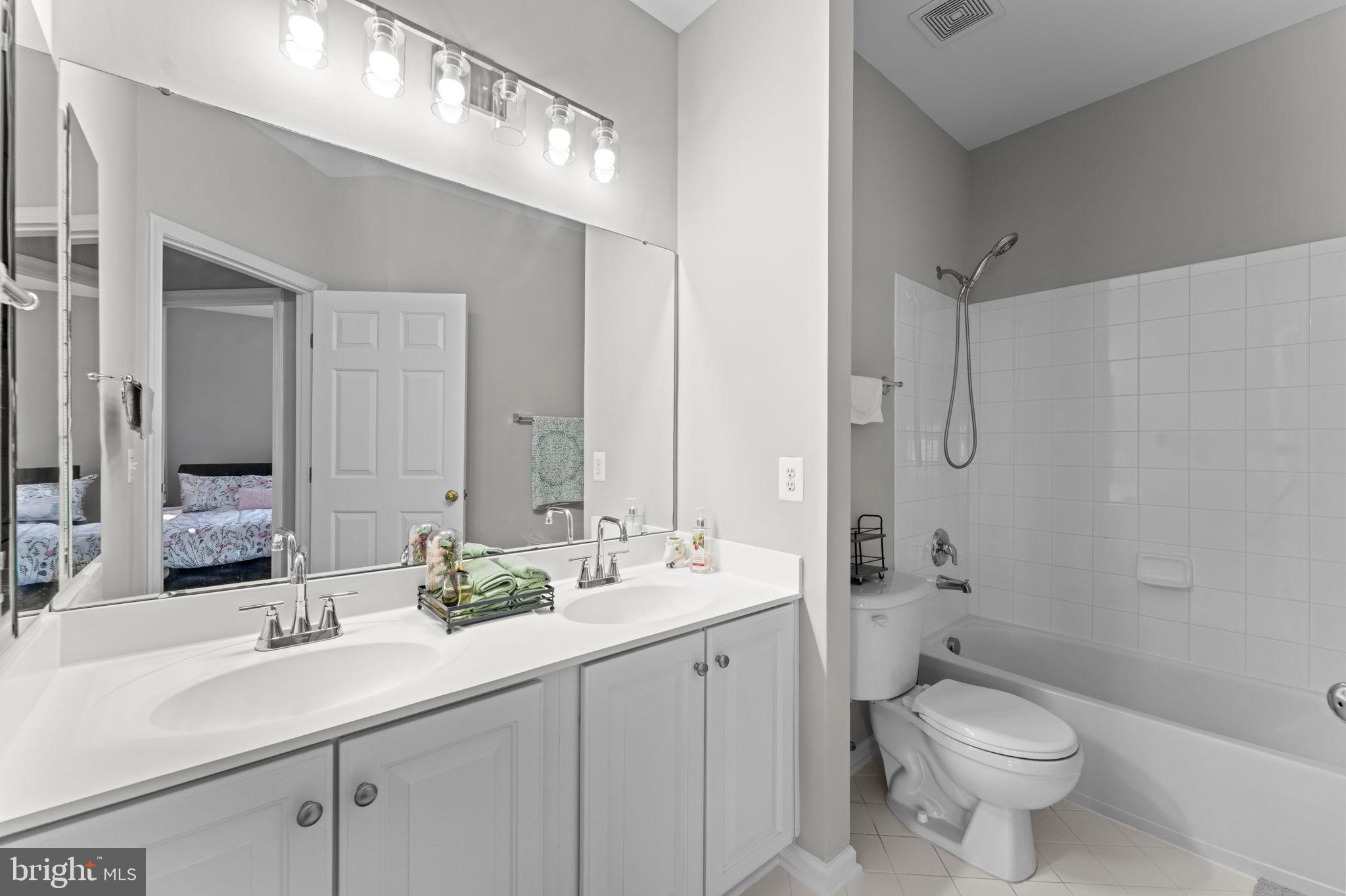 EAST HILL - Residential