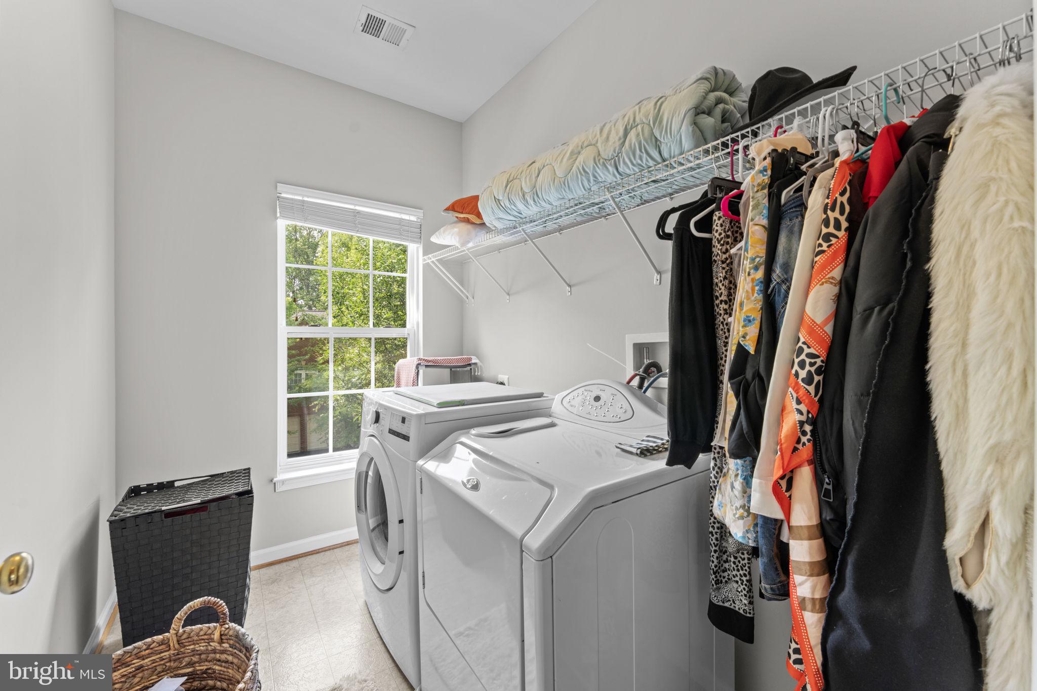 EAST HILL - Residential