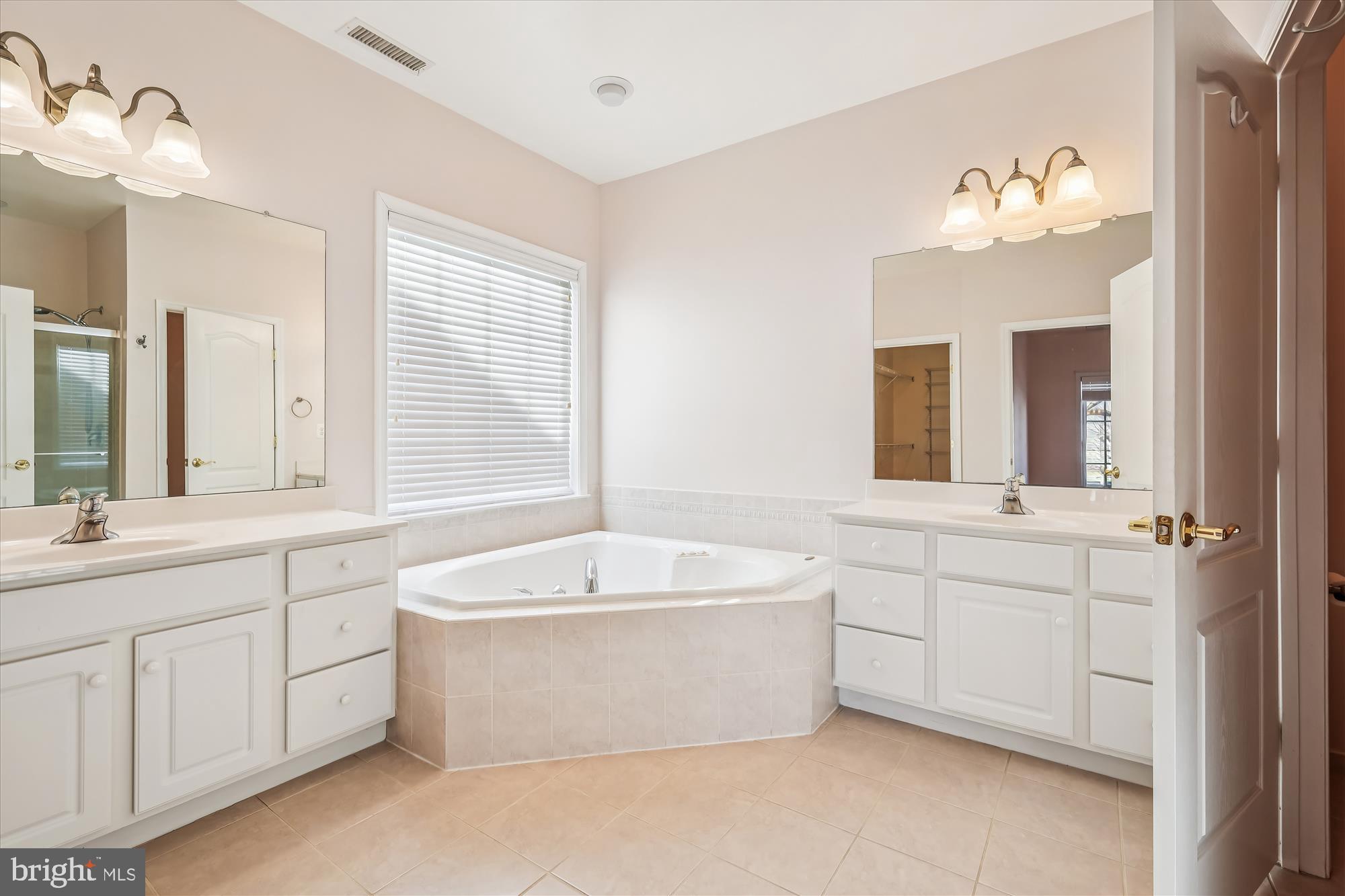 EASTON CLUB EAST - Residential