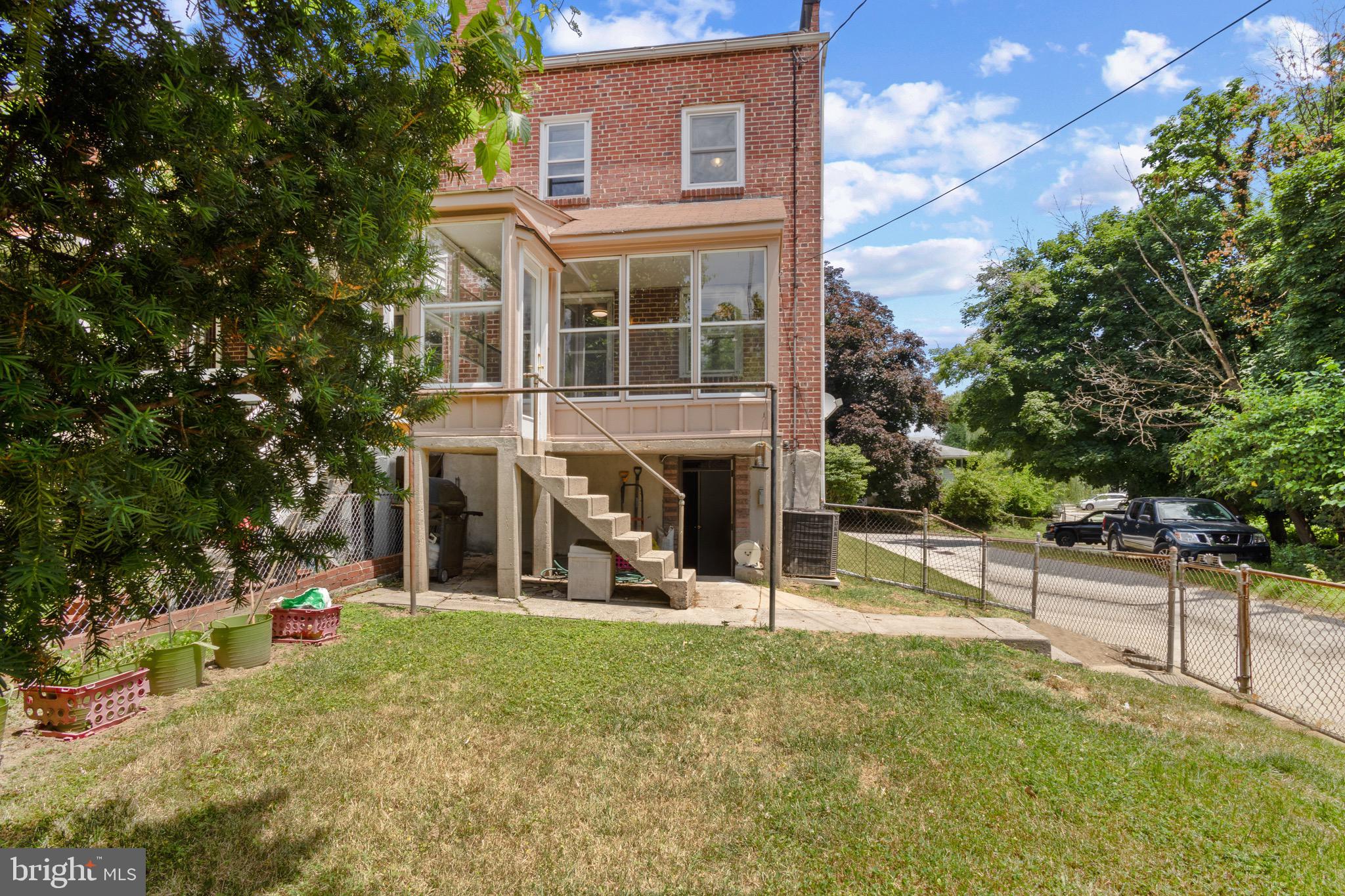 MEDFIELD - Residential