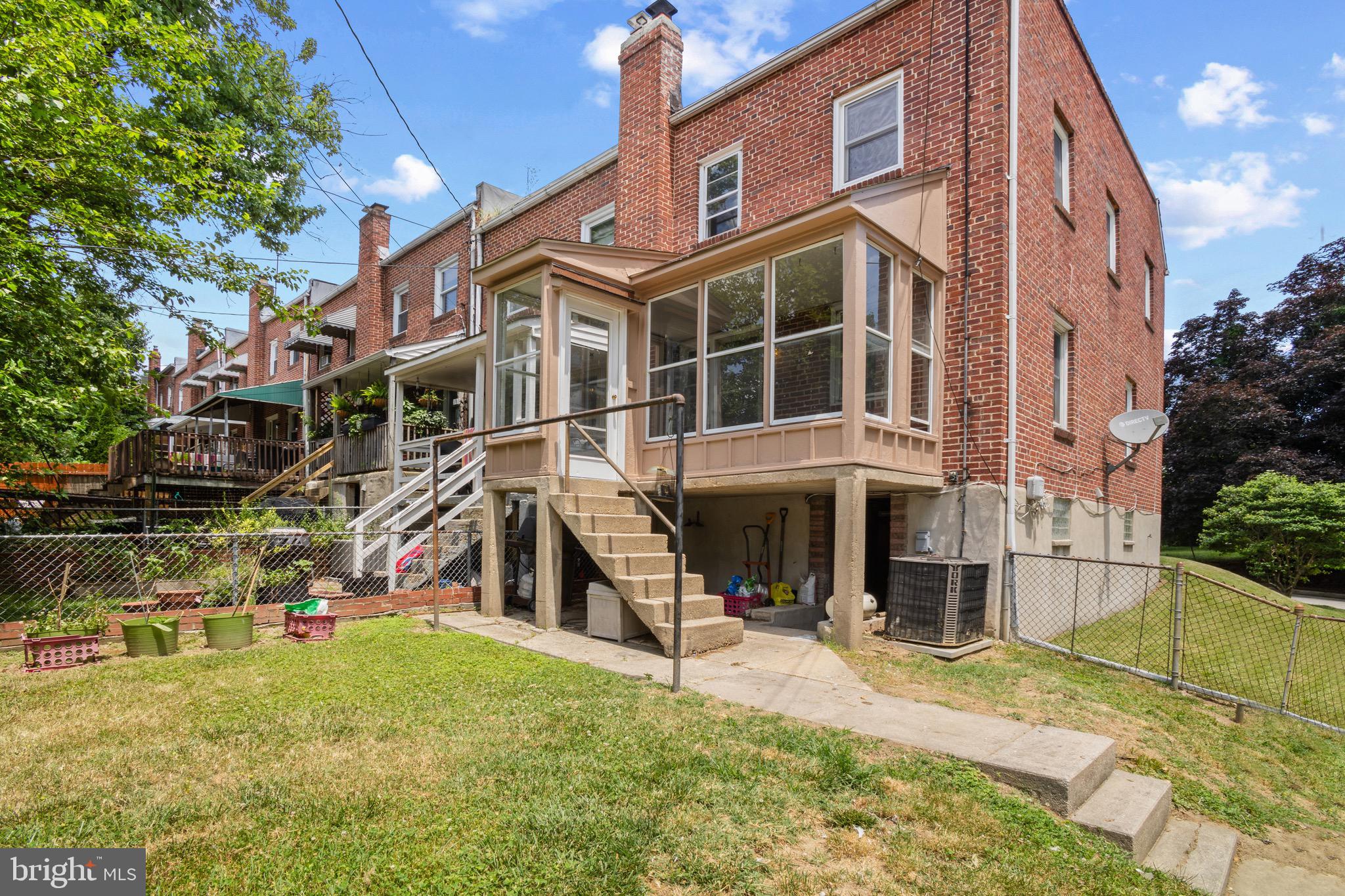 MEDFIELD - Residential