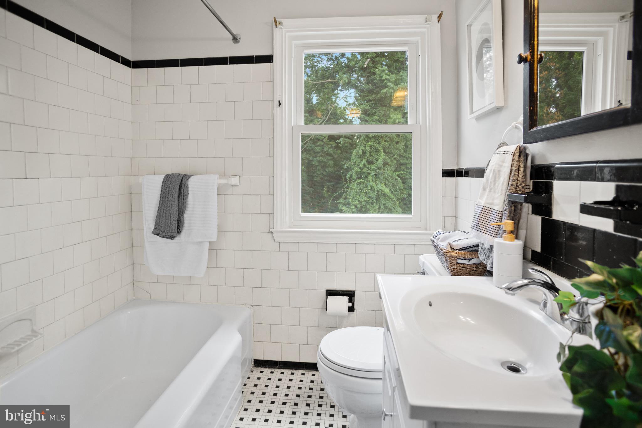 MEDFIELD - Residential