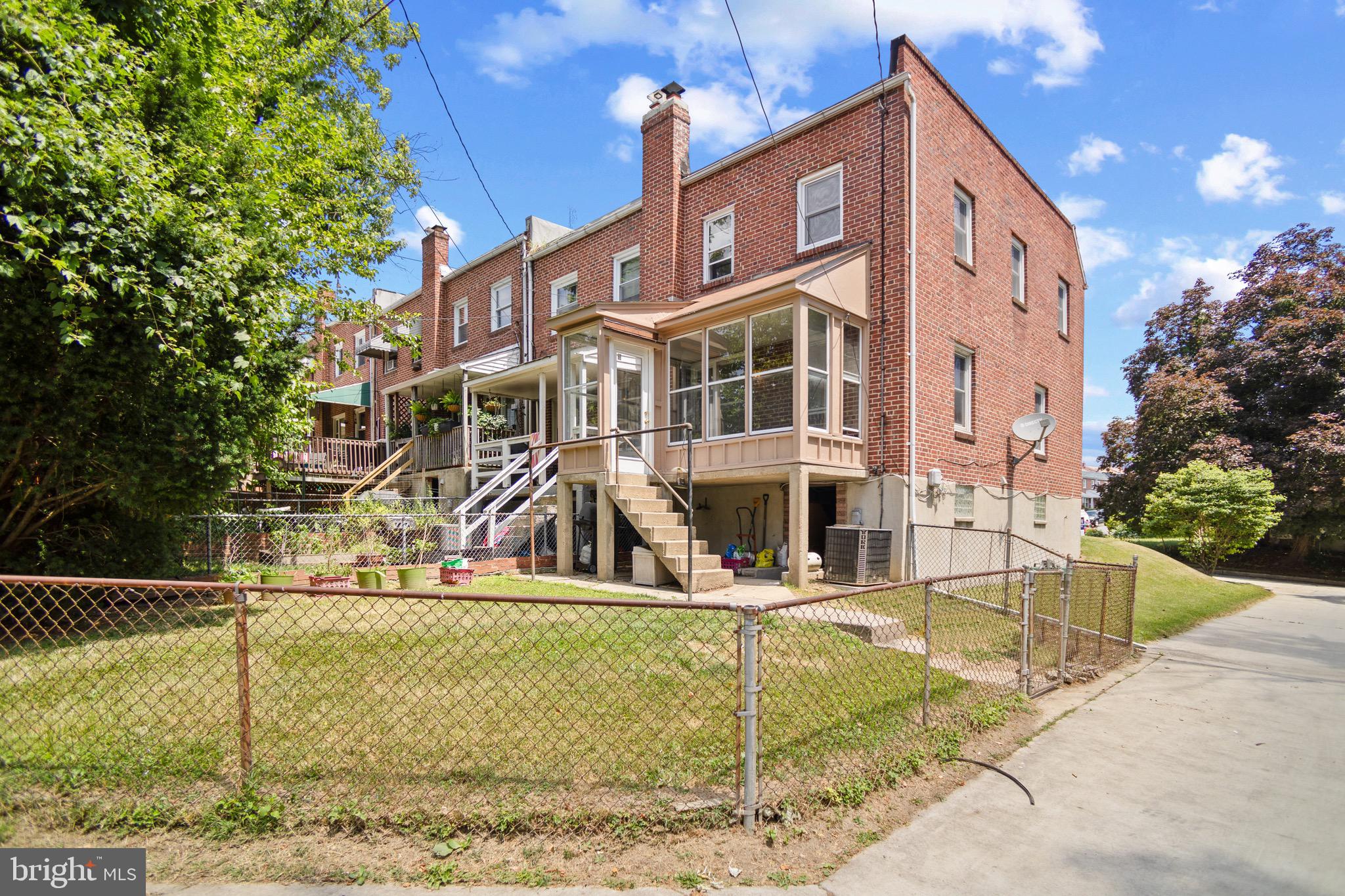 MEDFIELD - Residential