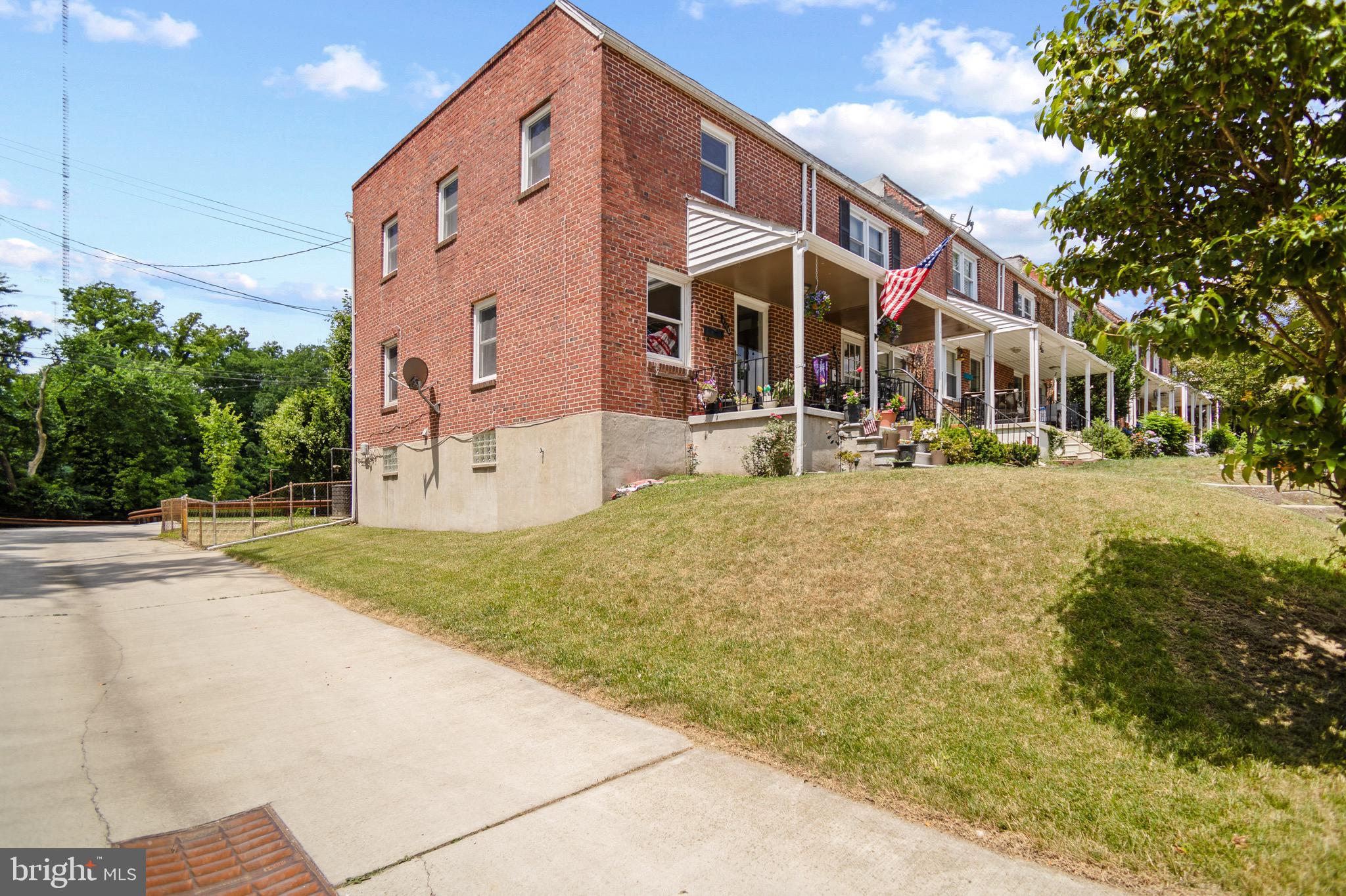 MEDFIELD - Residential