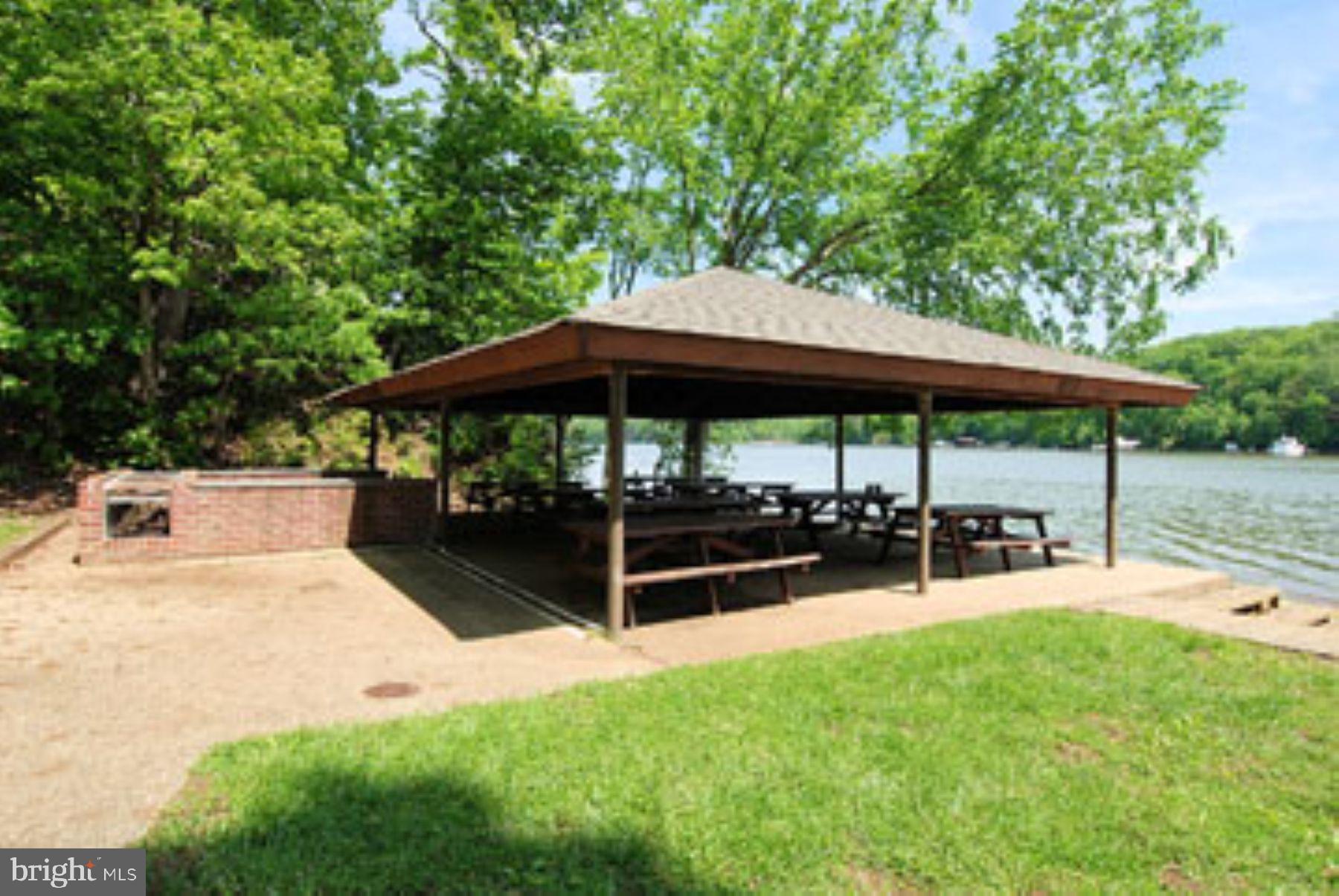 HARBOR HILLS - Residential