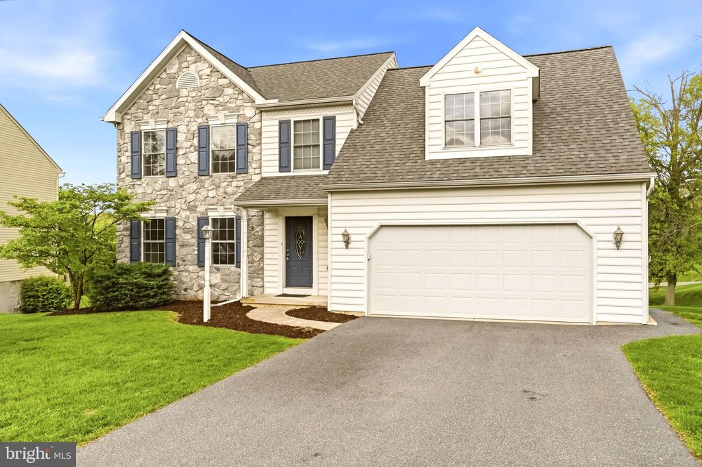 Photo of 608 Redwood Drive, LANCASTER, PA 17602 (MLS # PALA2087396)
