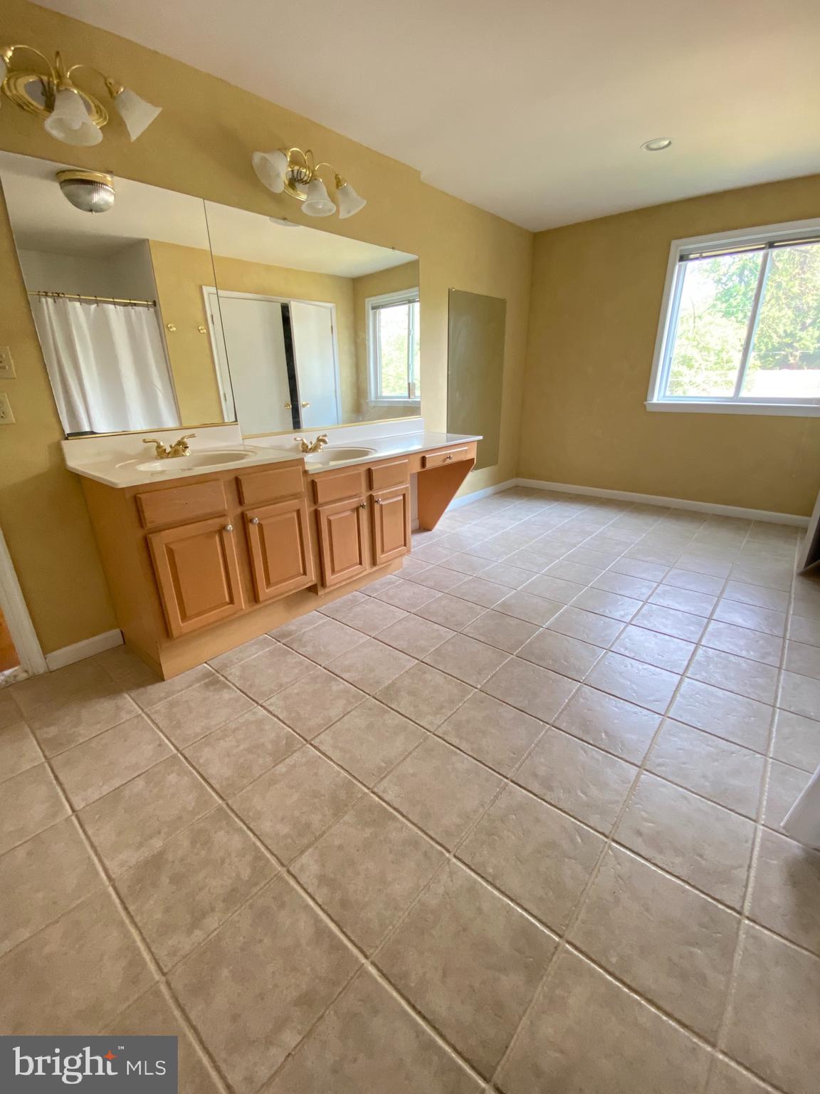 KINGS PARK - Residential Lease