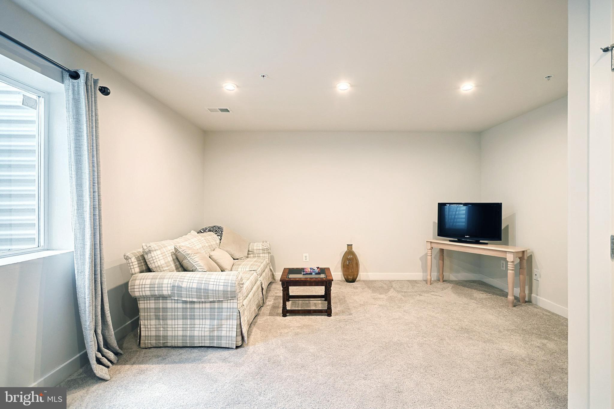 REGENTS GLEN TOWNHOME - Residential