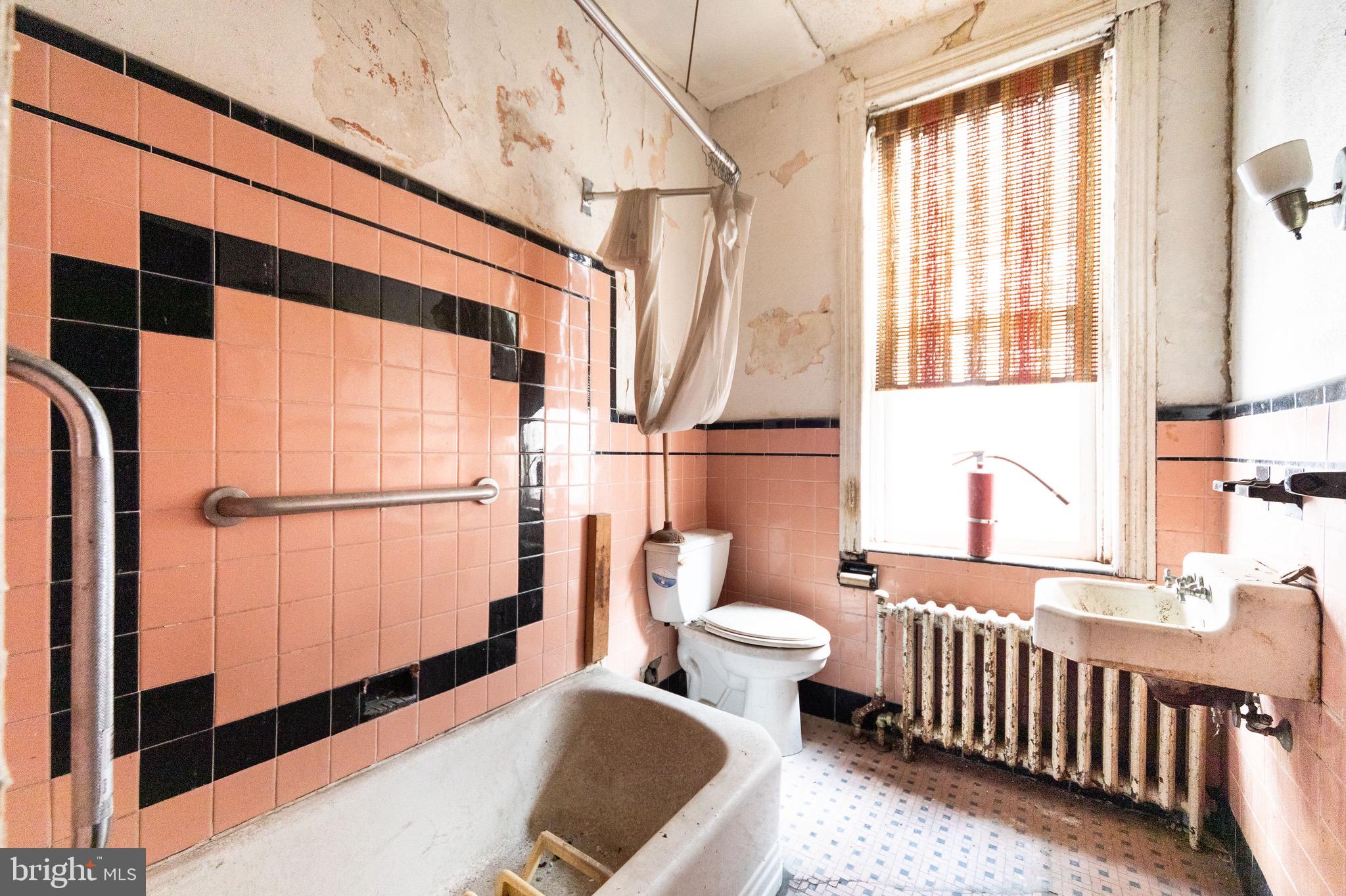 POINT BREEZE - Residential