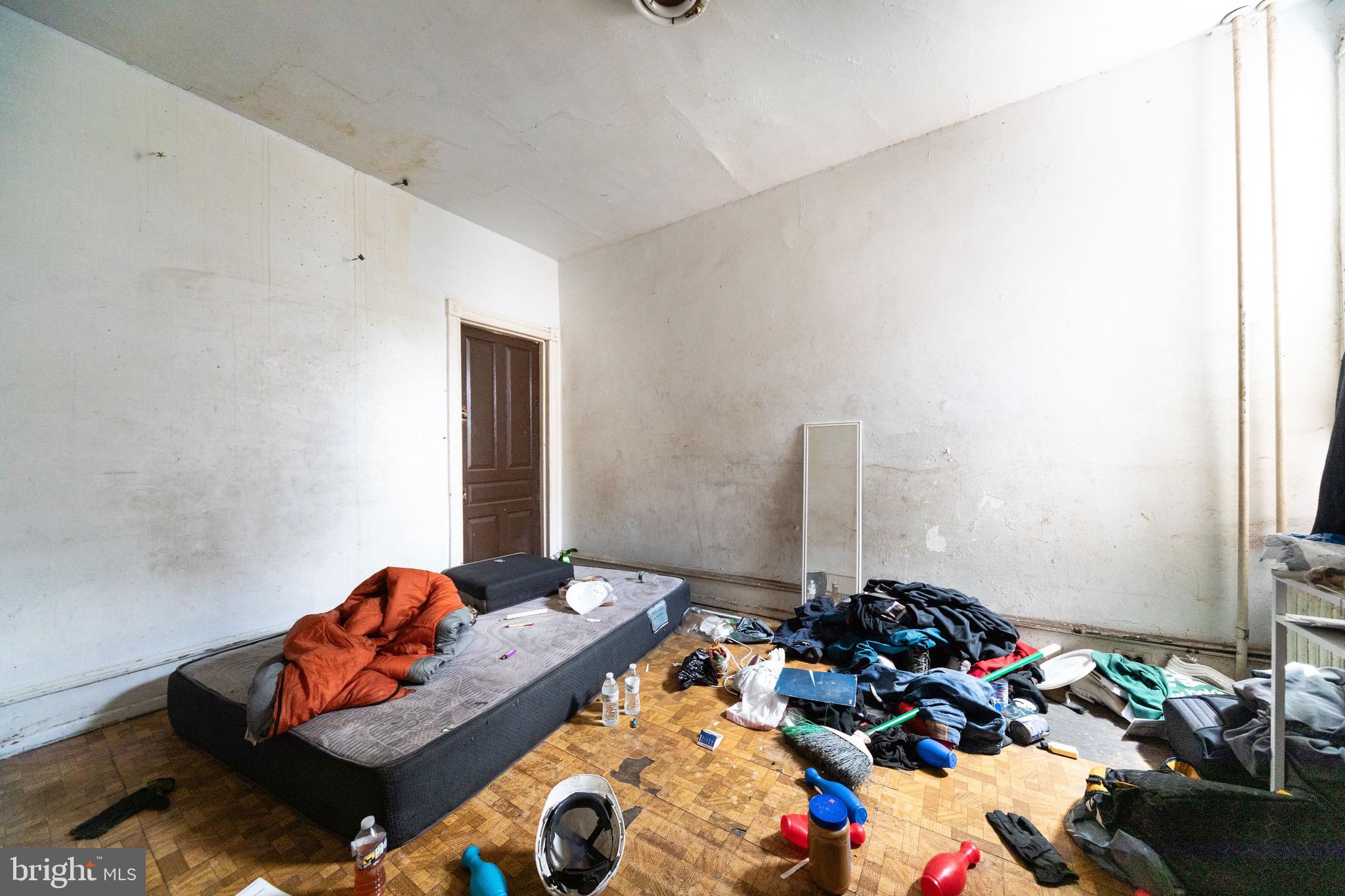 POINT BREEZE - Residential