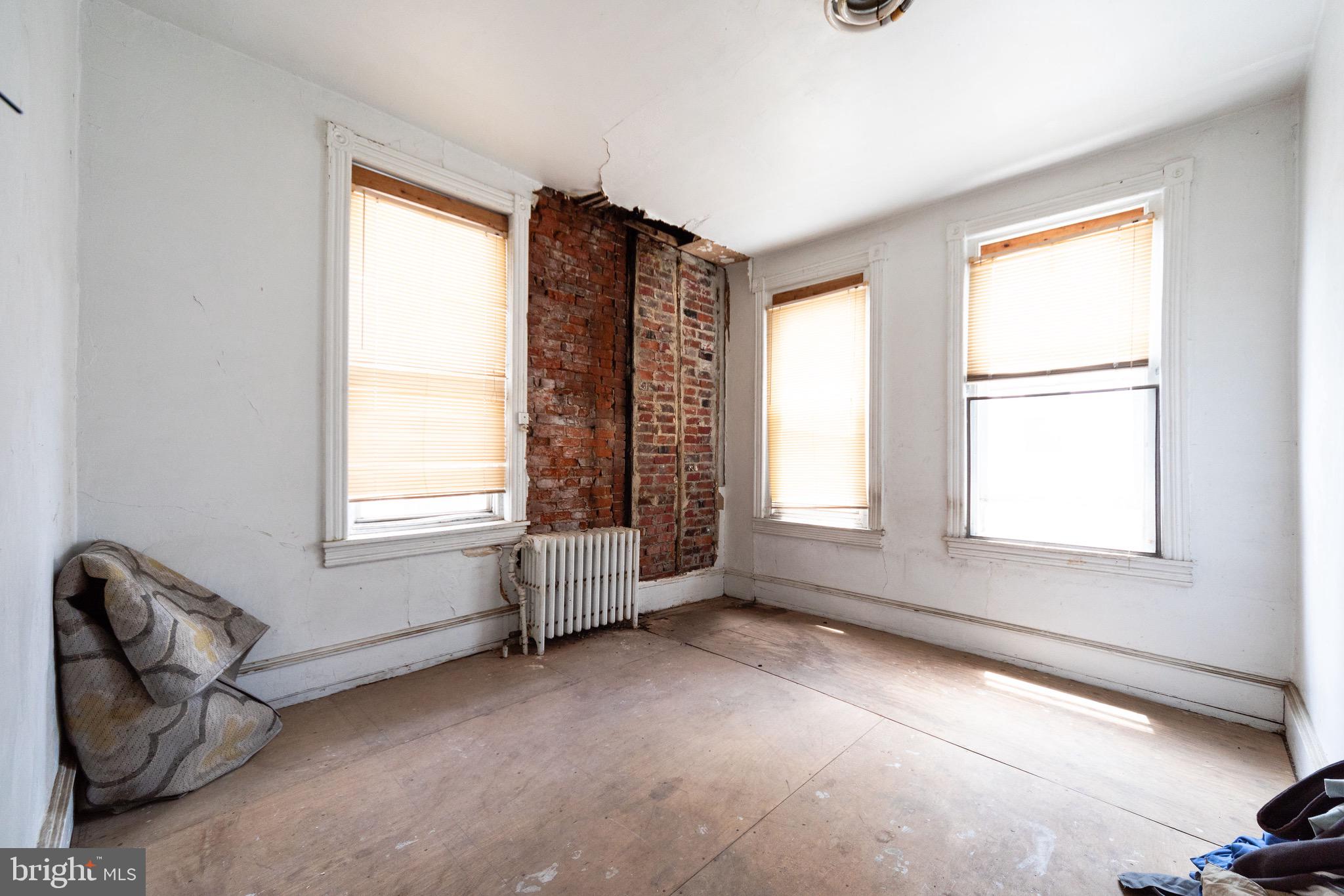 POINT BREEZE - Residential