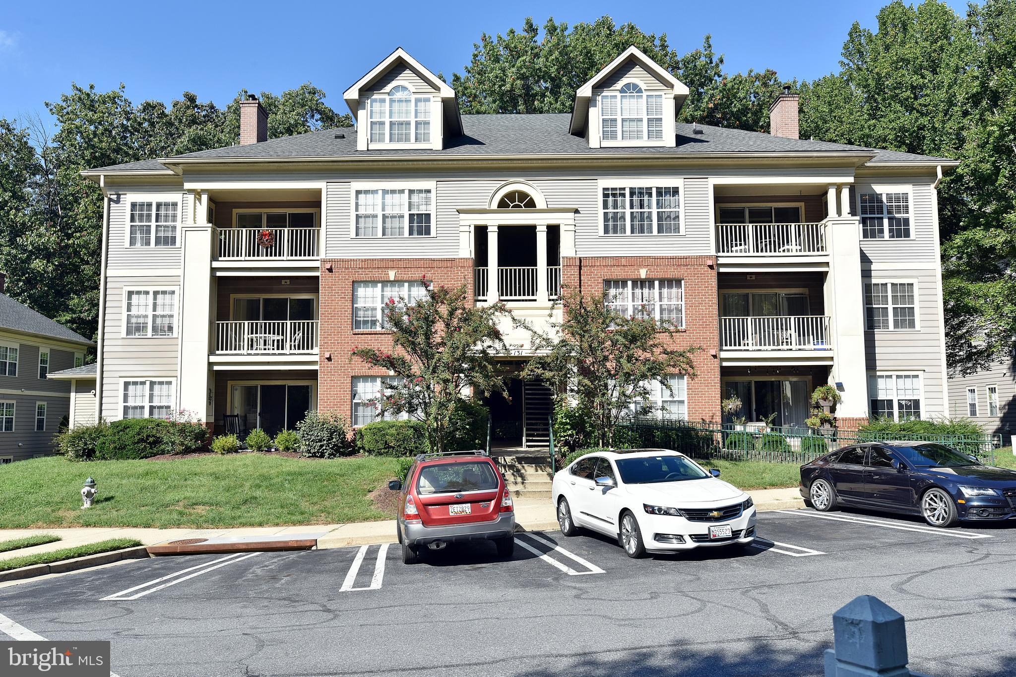 VERY NICE 2 BEDROOM, 2 FULL BATH 2ND FLOOR CONDO. VERY PRIVATE AND NICE VIEW TO TREE.