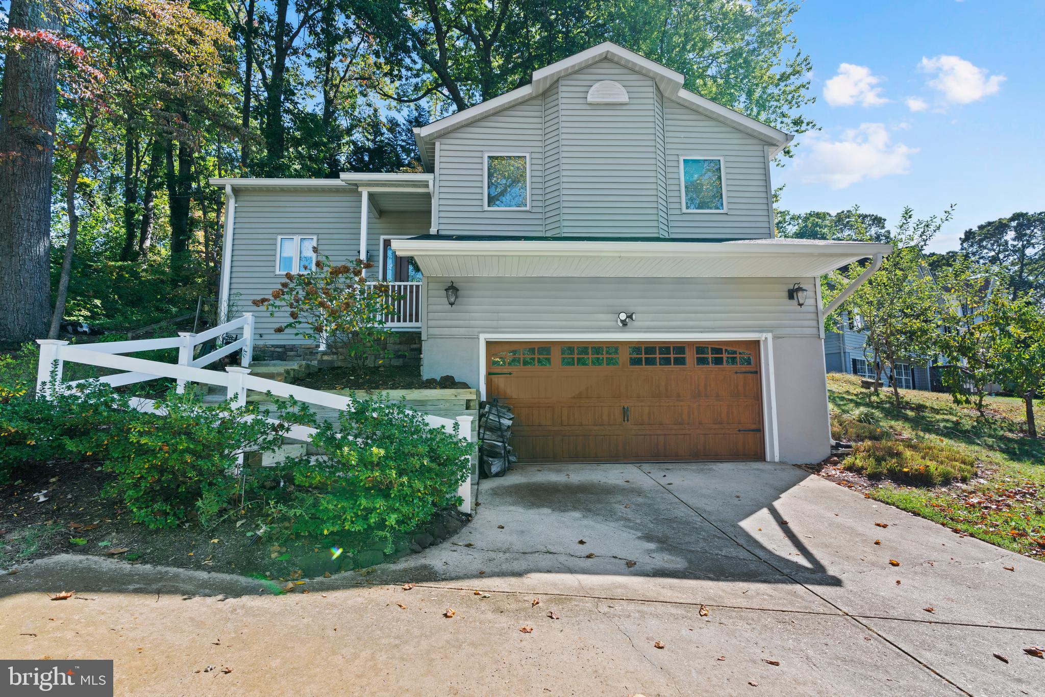 1138 RAMBLEWOOD DRIVE
