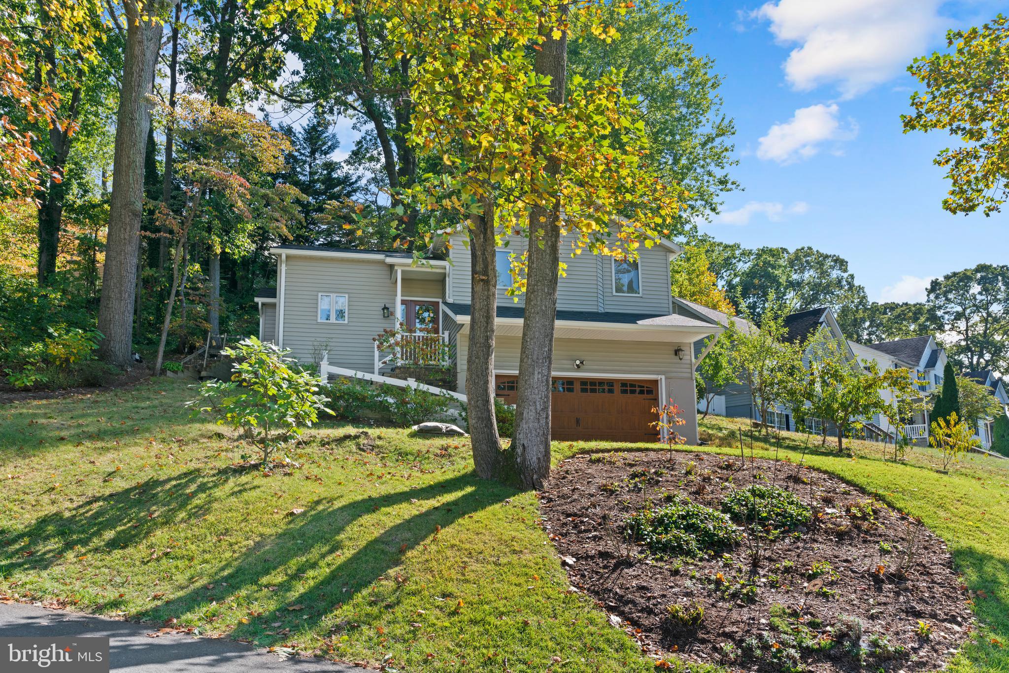 1138 RAMBLEWOOD DRIVE