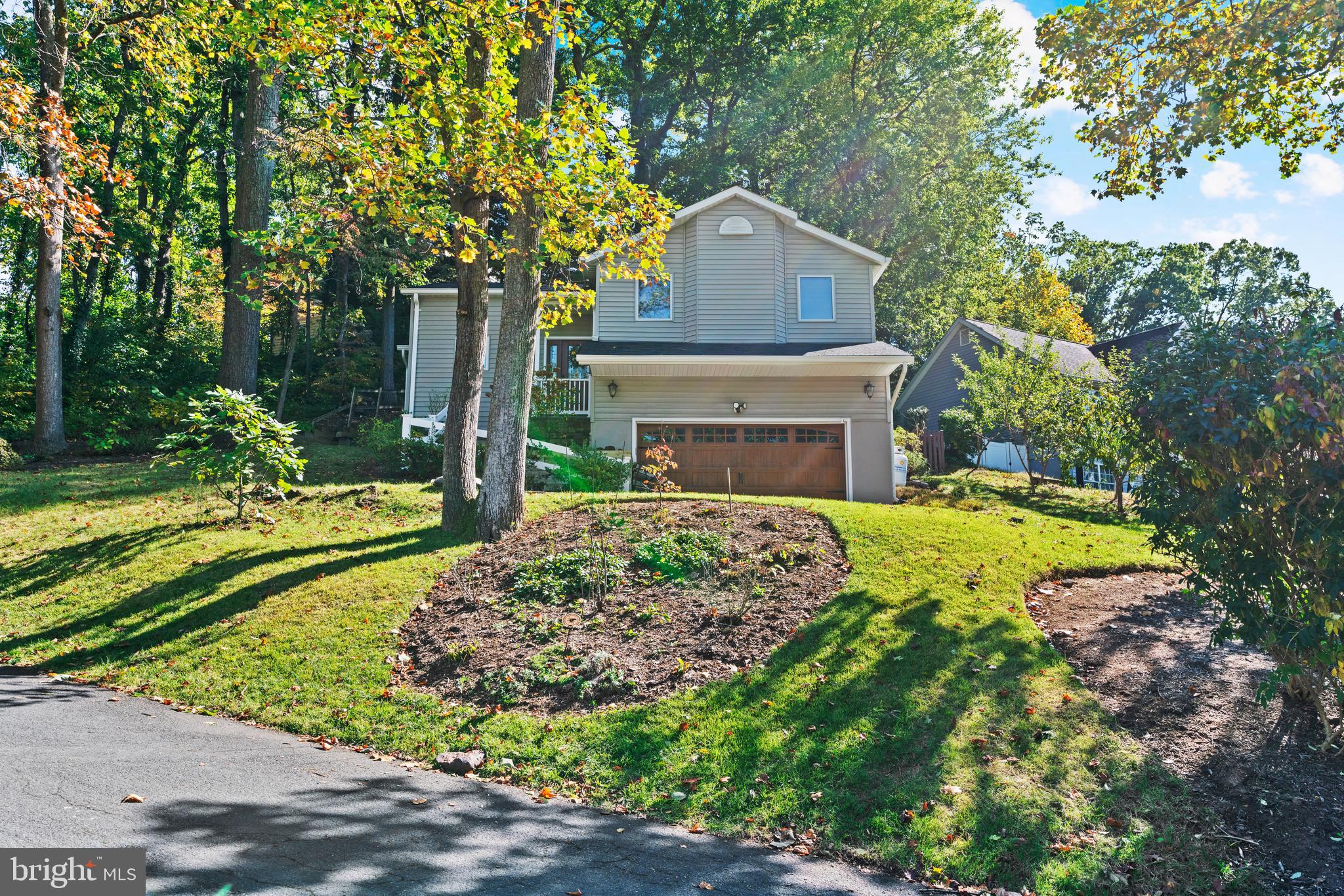 1138 RAMBLEWOOD DRIVE