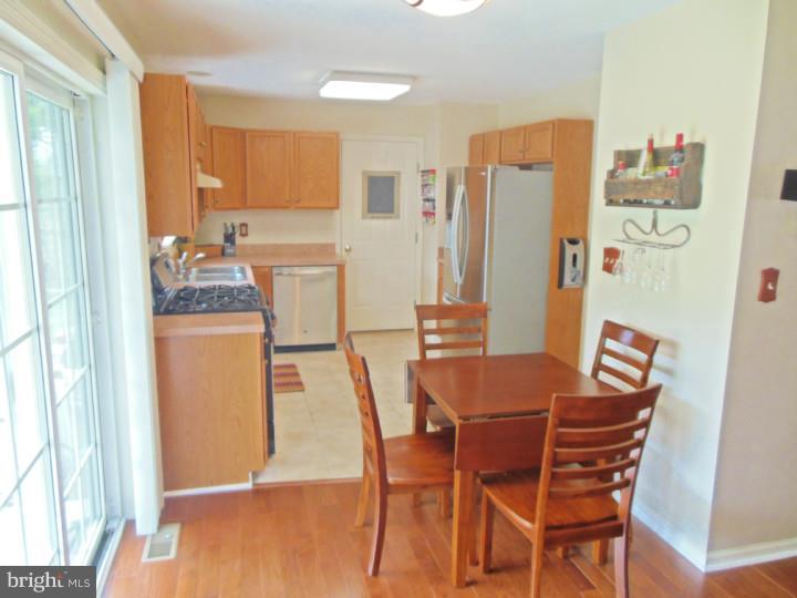 MONTROSE MANOR - Residential