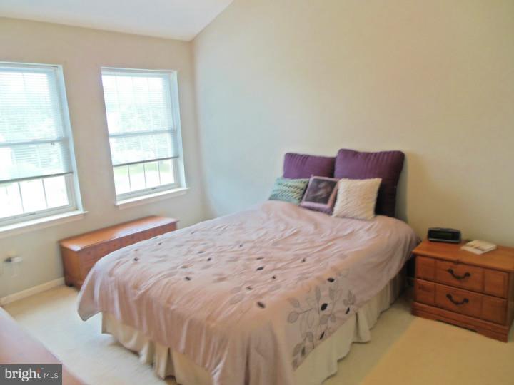 MONTROSE MANOR - Residential