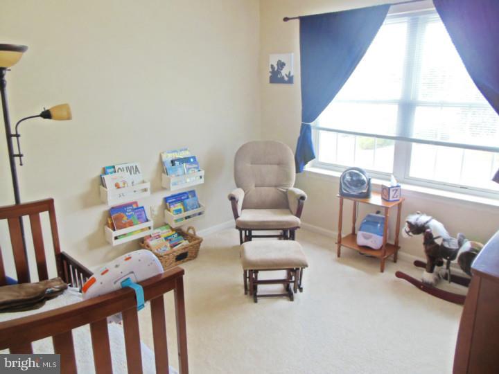 MONTROSE MANOR - Residential