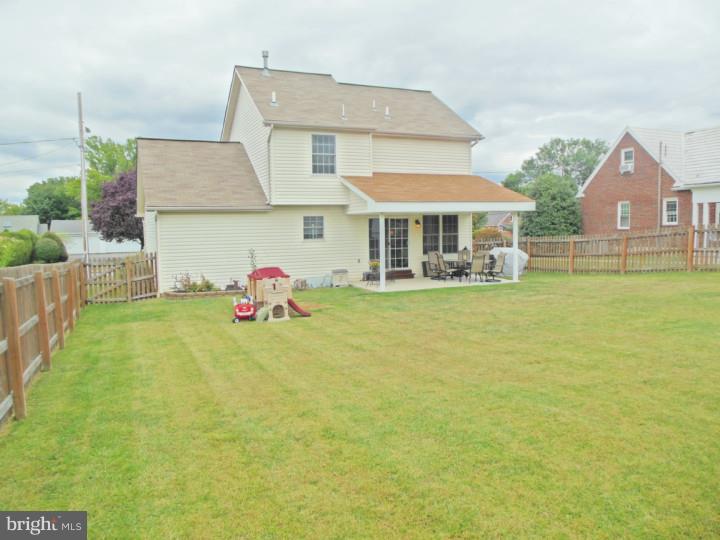 MONTROSE MANOR - Residential