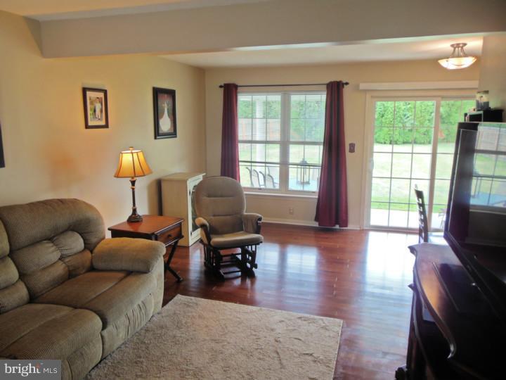 MONTROSE MANOR - Residential