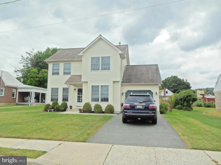 MONTROSE MANOR - Residential